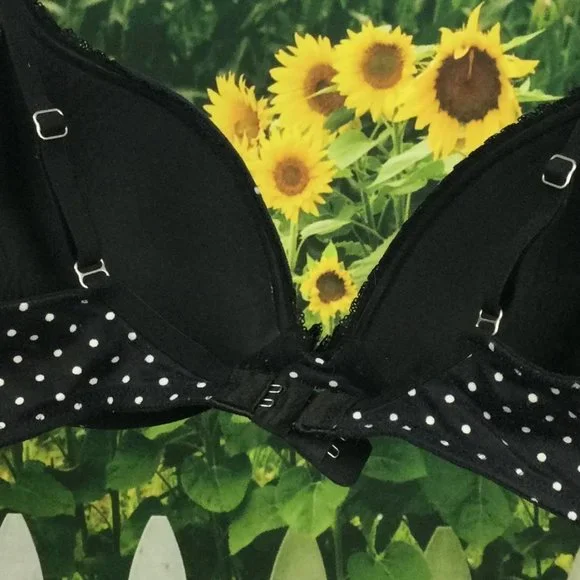 Victoria’s Secret Bra Body by Victoria Push Up 32D - Picture 4 of 5